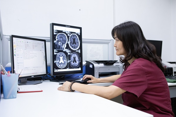 PACS係(xi)統讀片終端.jpg PACS係(xi)統讀片終端.jpg